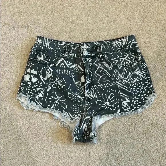 BDG super high rise dolphin grey pattern shorts in size 29 - Picture 1 of 3